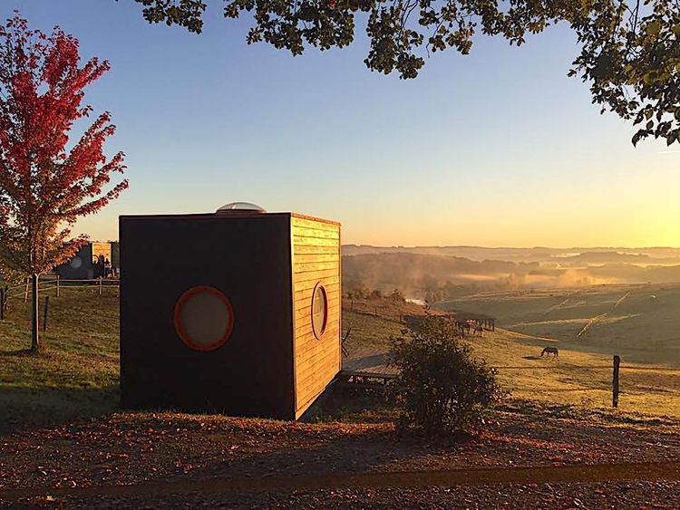 Fugue insolite en huttes gauloises ou tipis